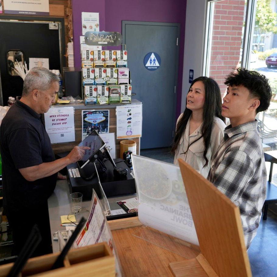 California restaurants will have to disclose food allergens on their menus under new law